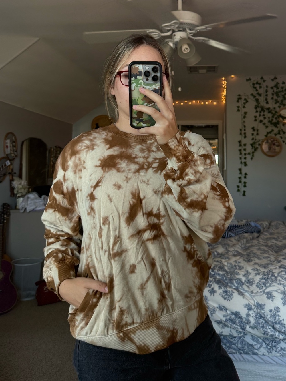 Women's Brown & Cream Tie-Dye Crewneck Sweatshirt